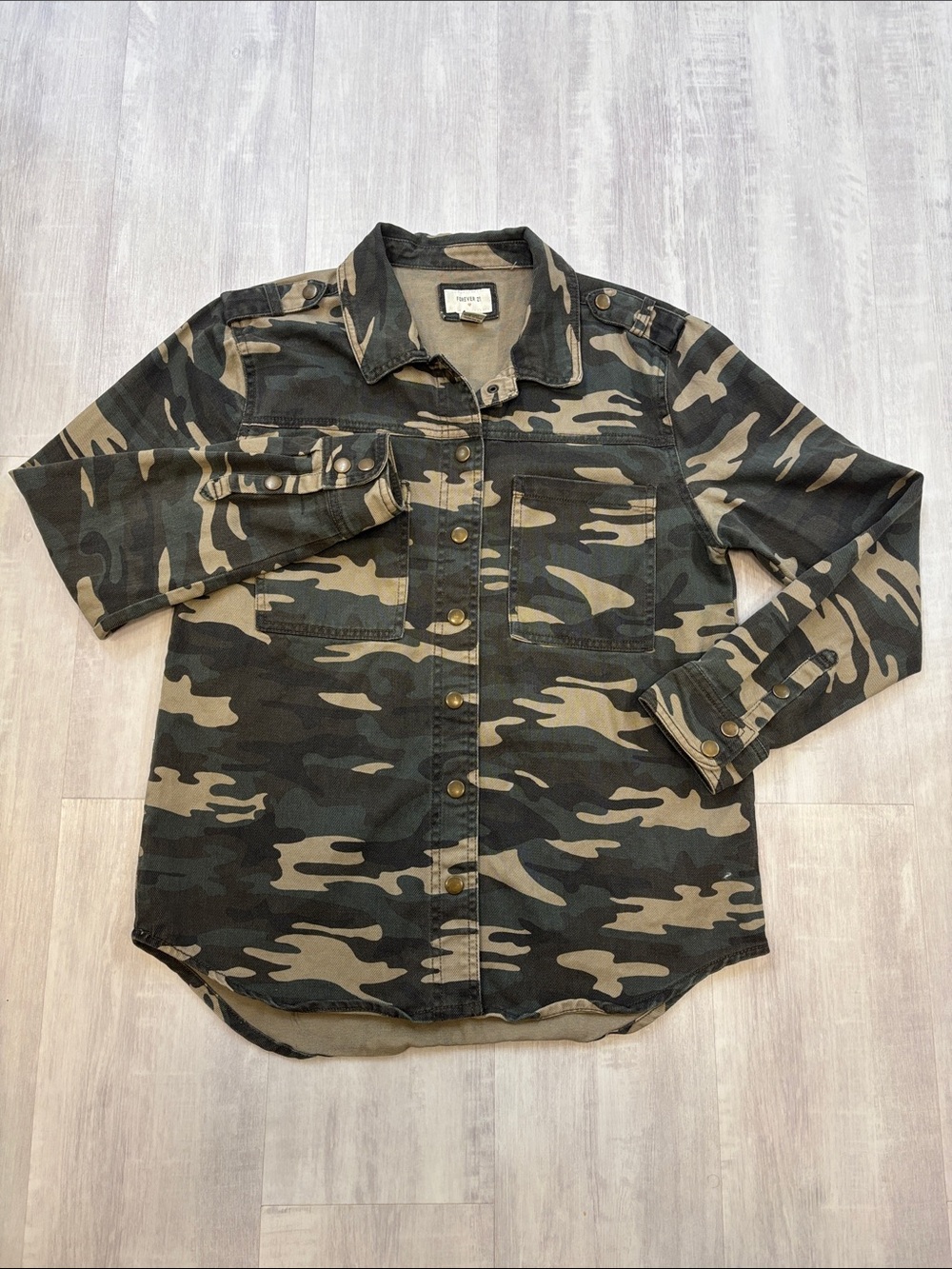 Forever 21 Women's Camouflage Button-Down Shirt Jacket - Olive & Black Medium
